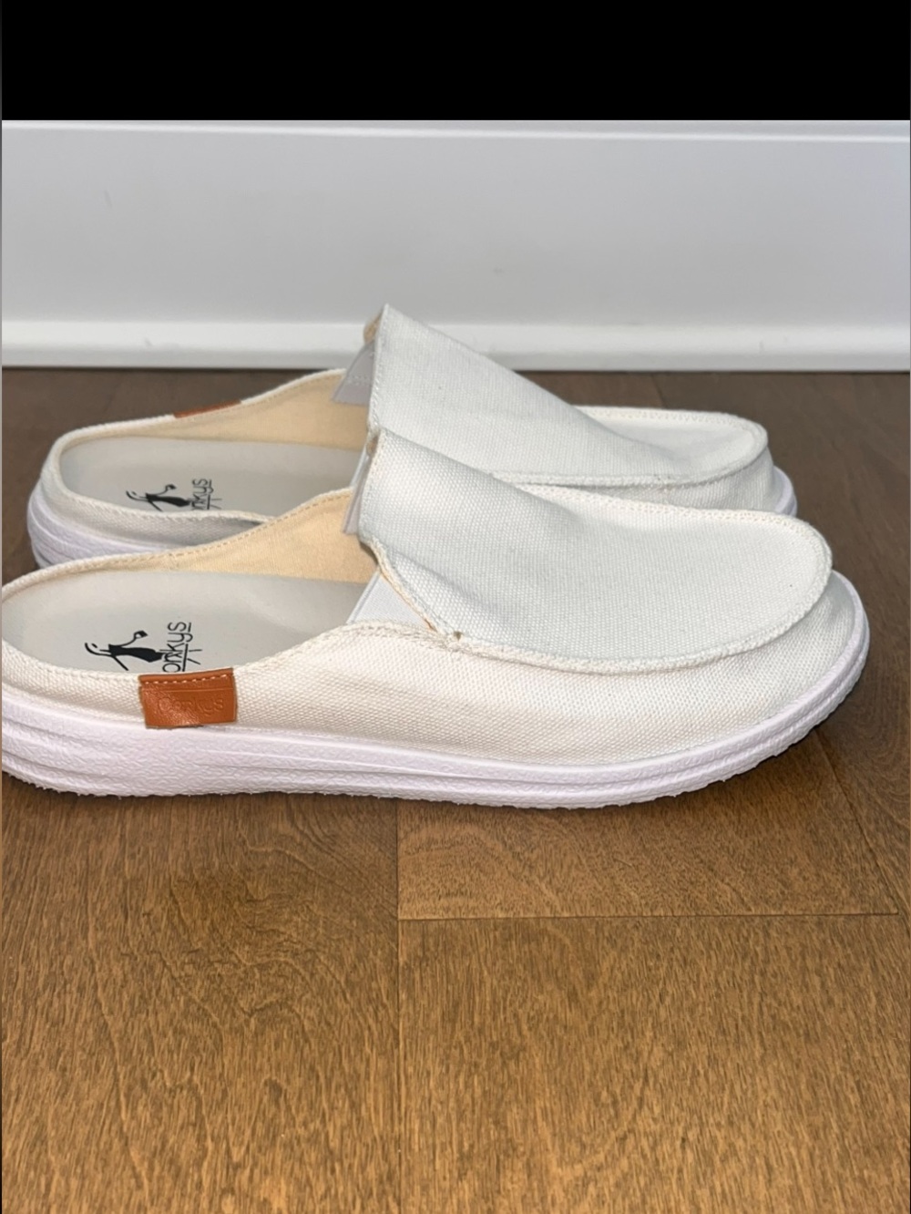 Corky’s Canvas Pontoon Slip On Casual / Boat Shoes Size 9